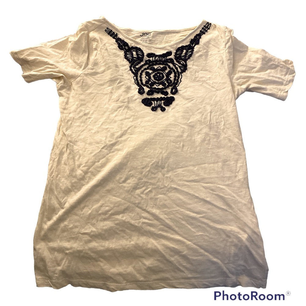 Women’s Embroidered Tshirt